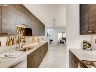 Photo #6: 21440784 Listing 