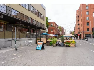 Photo #2: 21441361 Listing