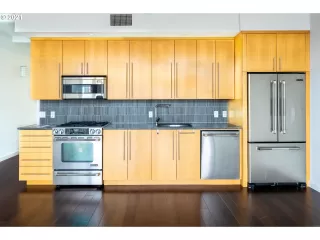 Photo #5: 21441361 Listing