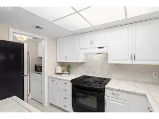 Photo #1: 21441562 Listing