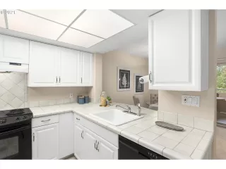 Photo #2: 21441562 Listing