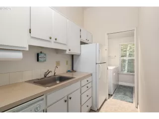 Photo #2: 21441655 Listing