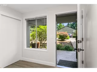 Photo #2: 21442868 Listing