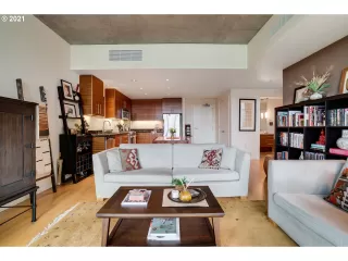 Photo #4: 21442942 Listing