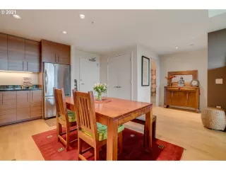 Photo #6: 21442942 Listing