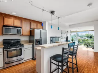 Photo #4: 21443313 Listing 