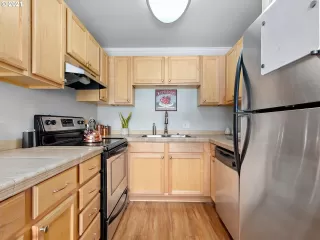 Photo #6: 21443573 Listing 