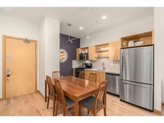 Photo #4: 21443582 Listing