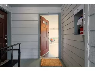 Photo #3: 21444157 Listing