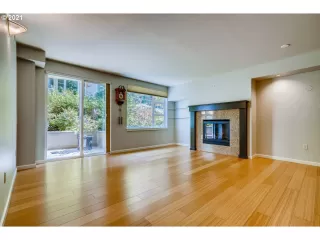 Photo #2: 21444202 Listing 