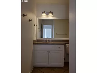 Photo #6: 21444625 Listing