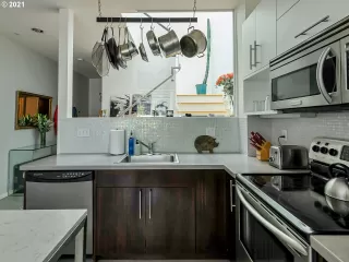 Photo #1: 21444900 Listing