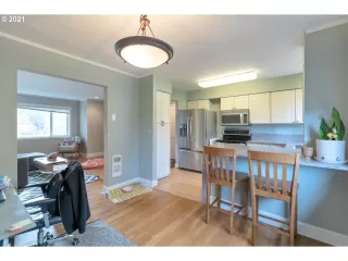 Photo #5: 21445365 Listing