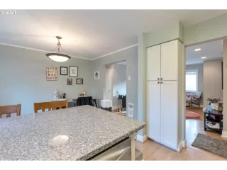 Photo #6: 21445365 Listing