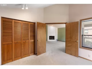 Photo #4: 21445713 Listing