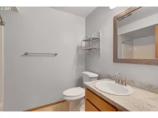 Photo #5: 21445713 Listing