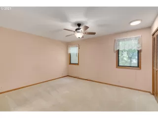 Photo #6: 21445713 Listing