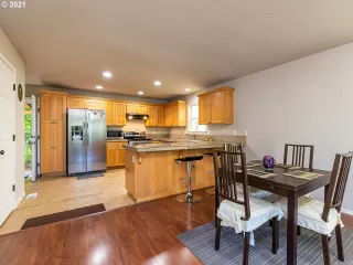 Photo #4: 21446198 Listing