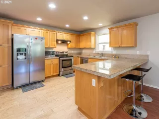 Photo #5: 21446198 Listing