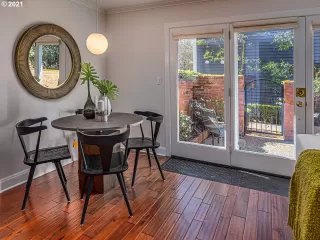 Photo #6: 21446488 Listing