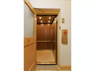 Photo #5: 21446662 Listing