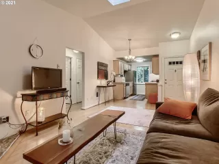 Photo #4: 21446885 Listing