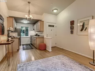 Photo #5: 21446885 Listing