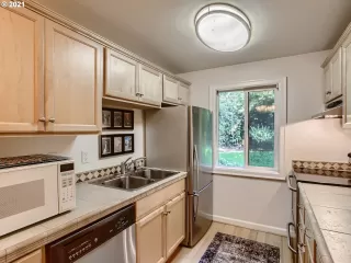 Photo #6: 21446885 Listing