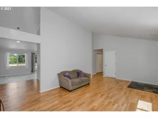 Photo #2: 21447202 Listing