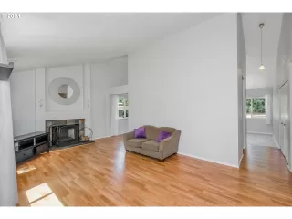 Photo #3: 21447202 Listing