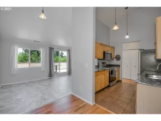 Photo #4: 21447202 Listing