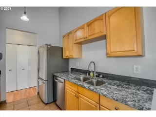 Photo #6: 21447202 Listing