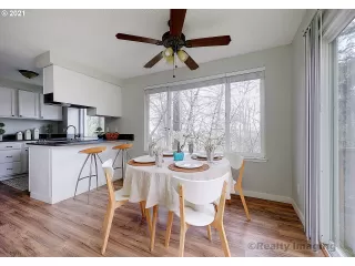 Photo #4: 21448266 Listing