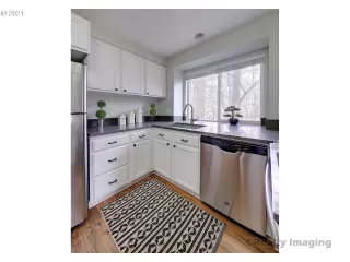 Photo #6: 21448266 Listing