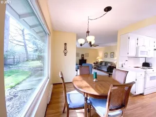 Photo #4: 21448409 Listing