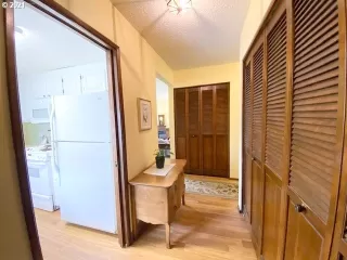 Photo #6: 21448409 Listing