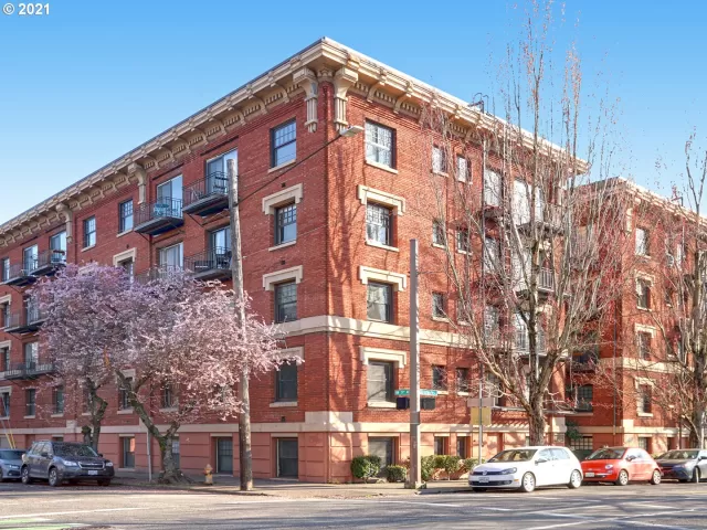 MLS: 21449013 Condo For Sale