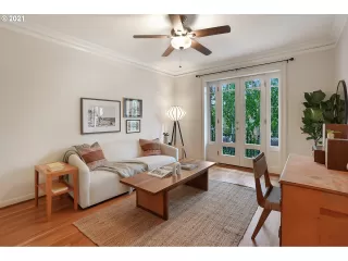 Photo #3: 21449704 Listing