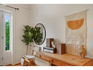 Photo #5: 21449704 Listing