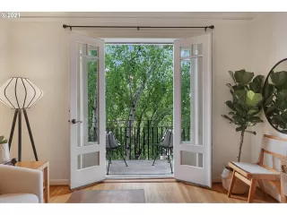 Photo #6: 21449704 Listing