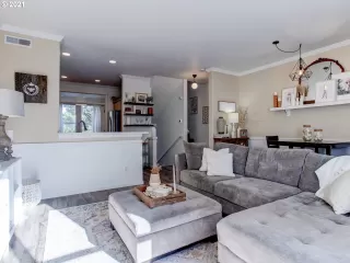 Photo #4: 21449909 Listing 