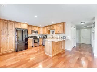 Photo #3: 21449945 Listing