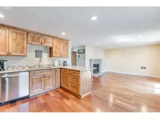 Photo #5: 21449945 Listing