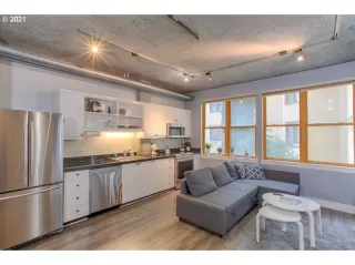 Photo #3: 21450117 Listing