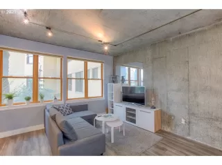 Photo #4: 21450117 Listing