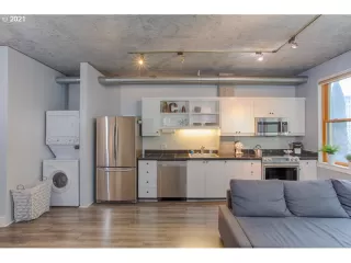 Photo #5: 21450117 Listing