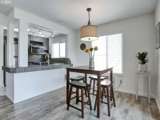 Photo #4: 21450144 Listing