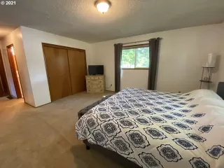 Photo #6: 21450349 Listing