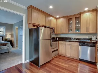 Photo #5: 21451558 Listing 