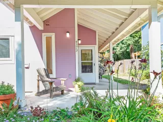 Photo #3: 21451736 Listing